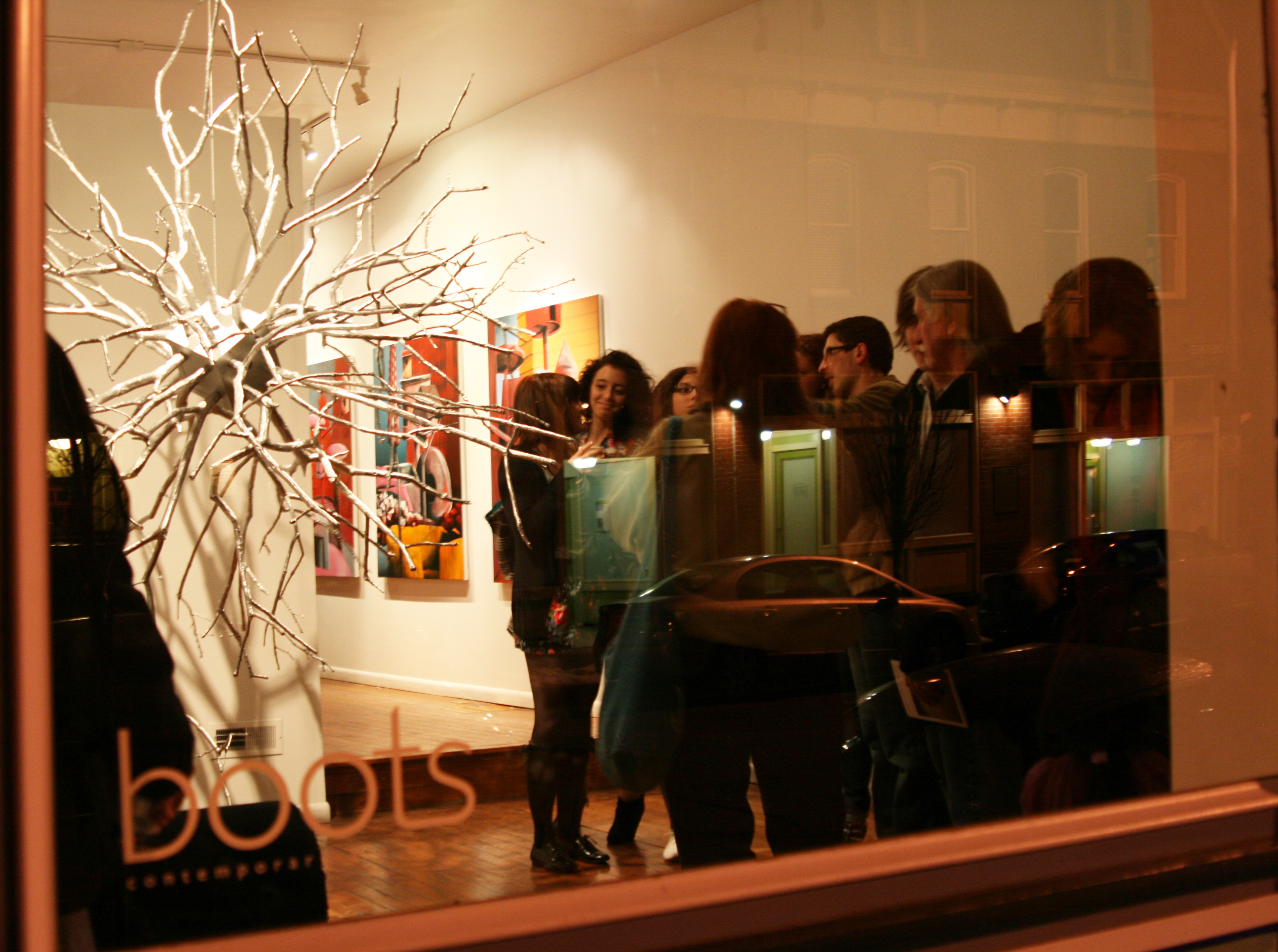 OPENING OF BIRDHOUSEINCATTREE OPENING OF BIRDHOUSEINCATTREE